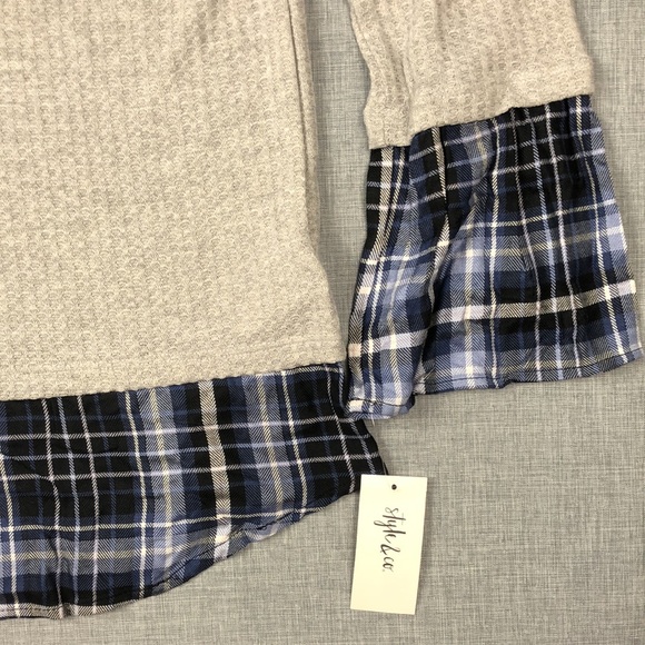 Style & Co Gray & Plaid Contrast Top Size Medium - Picture 4 of 6